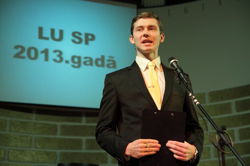 Latvijas Universitātes Studentu padomes (LU SP) Gada balvas 2013 pasniegšanas ceremonija. LU SP priekšsēdētāja Arta Ozoliņa uzruna.