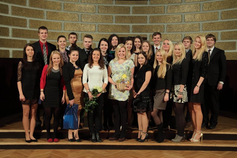 Latvijas Universitātes Studentu padomes (LU SP) Gada balvas 2013 pasniegšanas ceremonija. LU Ekonomikas un vadības fakultātes studentu pašpārvaldes aktīvisti.