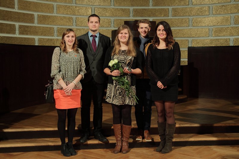 Latvijas Universitātes Studentu padomes (LU SP) Gada balvas 2013 pasniegšanas ceremonija. LU Ķīmijas fakultātes studentu pašpārvaldes aktīvisti.
