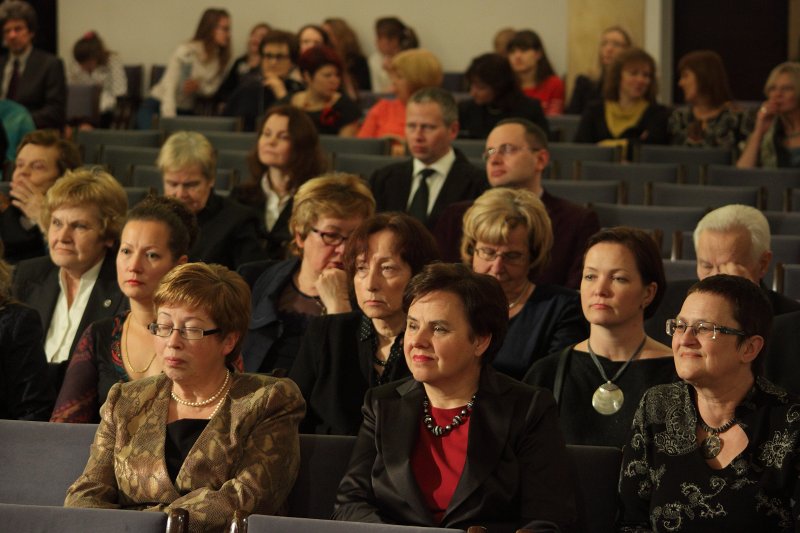 Latvijas Universitātes Pedagoģijas, psiholoģijas un mākslas fakultātes 30 gadu jubilejas svinības. null