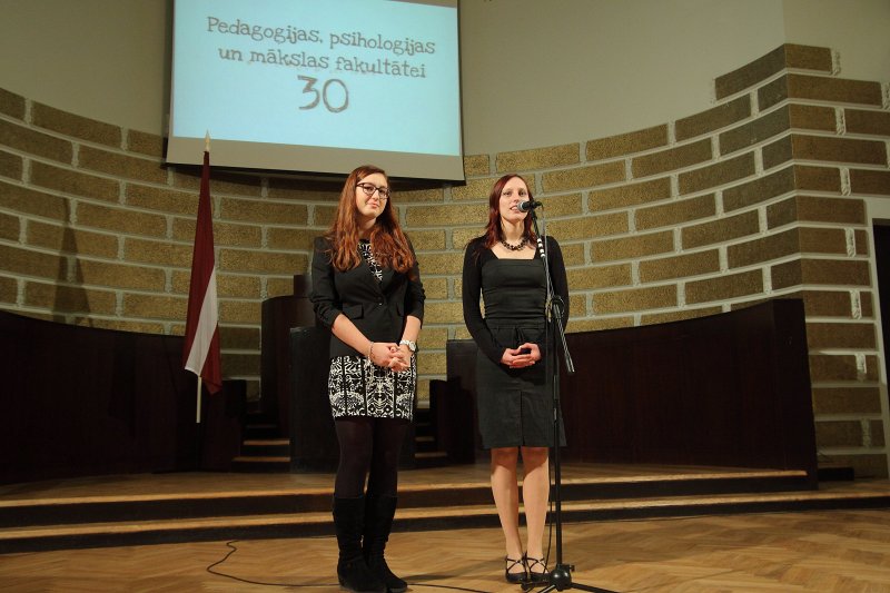 Latvijas Universitātes Pedagoģijas, psiholoģijas un mākslas fakultātes 30 gadu jubilejas svinības. LU PPMF studentu pašpārvaldes apsveikums.