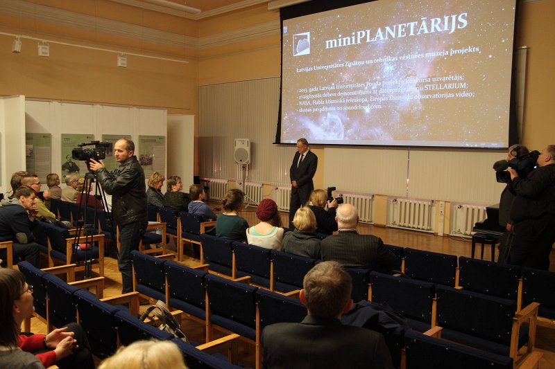Mini-planetārija atklāšana Latvijas Universitātes LU Zinātņu un tehnikas vēstures muzeja telpās. null