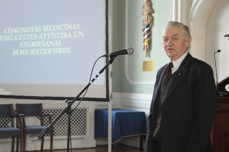 Latvijas Universitātes Medicīnas fakultātes jauno telpu Raiņa bulvārī 19 prezentācija. LU MF prodekāna prof. Ulda Vikmaņa uzruna.