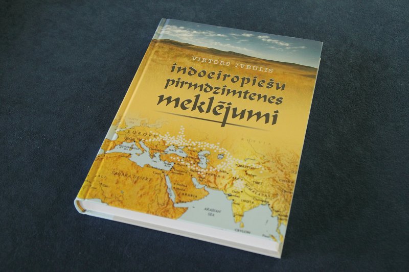 Emeritētā profesora Viktora Ivbuļa grāmatas «Indoeiropiešu pirmdzimtenes meklējumi. Saistībā ar Indiju un Baltiju» atvēršanas svētki. null