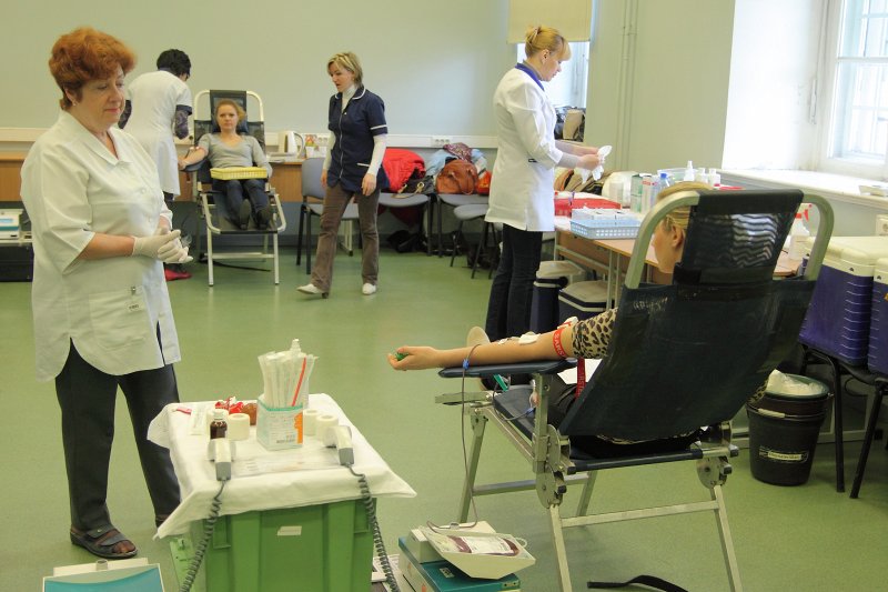 Akcija «Lieldienu donors 2014», ko rīko projekts «Kronbergs izglītībai» sadarbībā ar Valsts asinsdonoru centru, Latvijas Universitāti un Latvijas Universitātes Medicīnas fakultāti. null