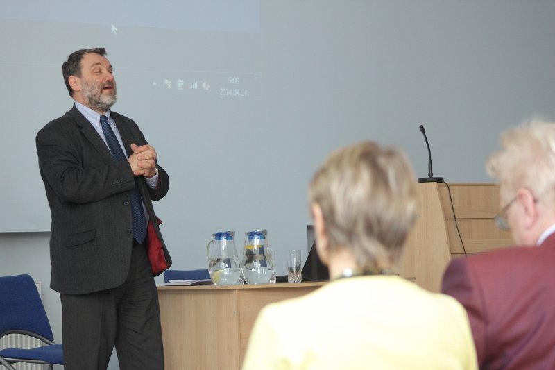 Starptautiskā zinātniskā konference «Nacionālā identitāte mainīgā sabiedrībā». Latvijas Universitātes Sociālo zinātņu fakultātes profesors Juris Rozenvalds.