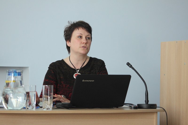 Starptautiskā zinātniskā konference «Nacionālā identitāte mainīgā sabiedrībā». Projekta 'Latvijas sociālā atmiņa un identitāte' pētniece Aija Rozenšteine.