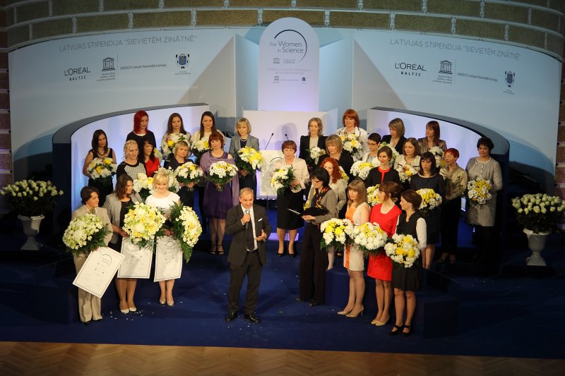 2014. gada L`Oréal Latvijas stipendiju «Sievietēm zinātnē» ar UNESCO Latvijas Nacionālās komisijas un Latvijas Zinātņu akadēmijas atbalstu pasniegšanas ceremonija un desmitgades svinības. null