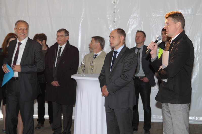 Latvijas Universitātes Akadēmiskā centra Torņakalnā pamatakmens un laika kapsulas ar vēstījumu nākamajām paaudzēm ielikšanas svinīgā ceremonija. null