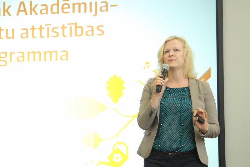 Konference «Kvalitatīvas studijas un pētniecība Latvijas izaugsmei». AS «Swedbank» personāla atlases centra Latvijā vecākā speciāliste Rita Majore-Kampernova.