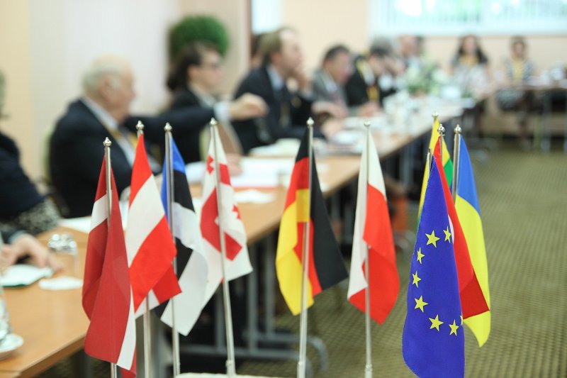 Starptautiskā Žana Monē (Jean Monnet) konference 
«ES Austrumu partnerības sadarbības attīstība no kapacitātes līdz izcilībai: pētniecības, reģionālās un inovāciju politikas stiprināšana 'Horizonts 2020' kontekstā». null