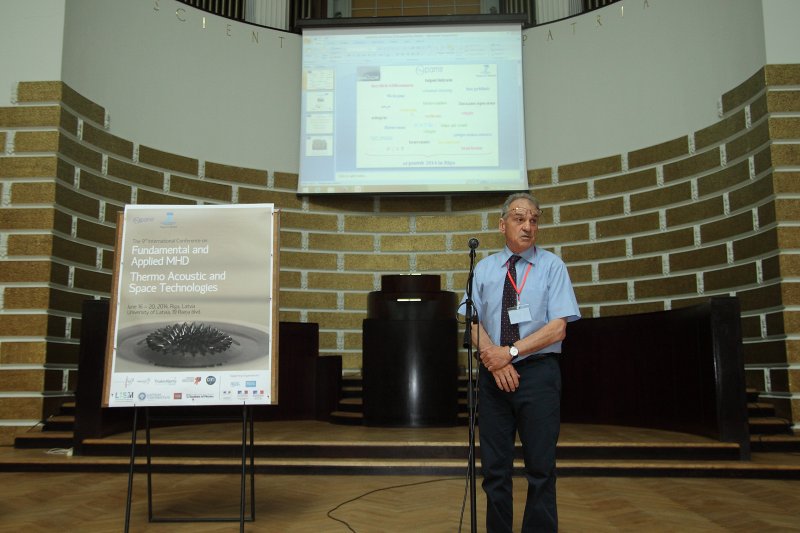 Starptautiska zinātniskā konference «Fundamental and Applied MHD, Thermo acoustic and Space technologies». Konferences atklāšana. Konferences priekšsēdētājs Antuāns Alemanī (Antoine Alemany).