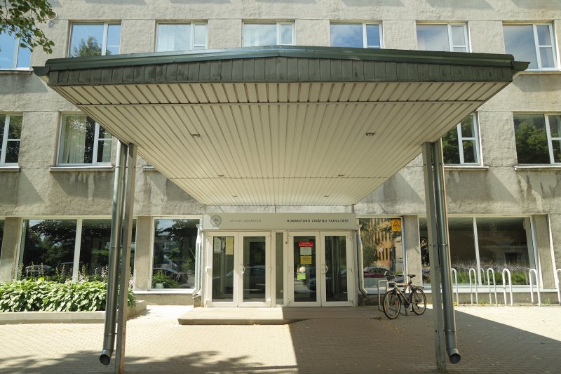 Latvijas Universitātes Humanitāro zinātņu fakultātes ēka Visvalža ielā 4a. null
