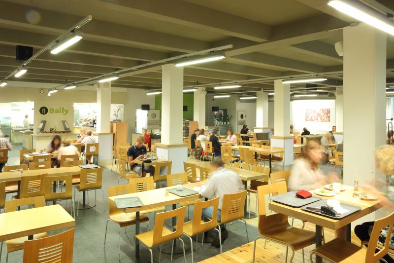 «Daily» pusdienu restorāns Latvijas Universitātes galvenajā ēkā. null