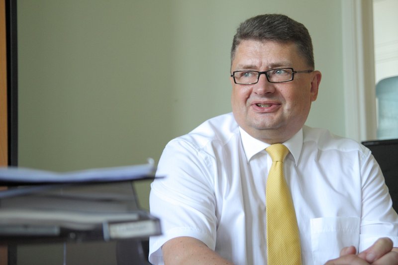Latvijas Universitātes Juridiskās fakultātes vieslektors, Satversmes aizsardzības biroja vadītājs Jānis Maizītis. null