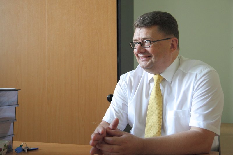 Latvijas Universitātes Juridiskās fakultātes vieslektors, Satversmes aizsardzības biroja vadītājs Jānis Maizītis. null