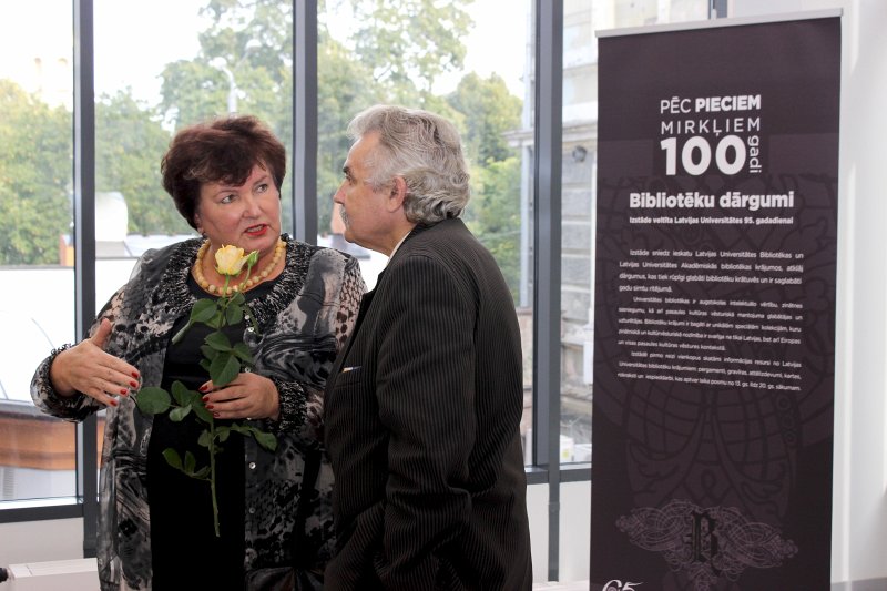 Izstādes «Pēc 5 mirkļiem 100 gadi: Bibliotēku dārgumi» atklāšana Latvijas Universitātes bibliotēkā. null