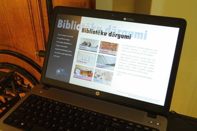 Izstādes «Pēc 5 mirkļiem 100 gadi: Bibliotēku dārgumi» atklāšana Latvijas Universitātes bibliotēkā. null