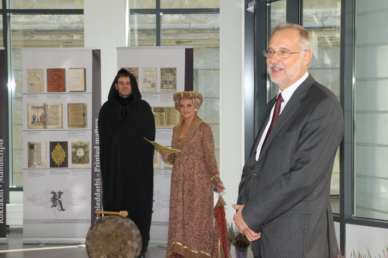 Izstādes «Pēc 5 mirkļiem 100 gadi: Bibliotēku dārgumi» atklāšana Latvijas Universitātes bibliotēkā. Latvijas Universitātes rektora prof. Mārča Auziņa uzruna.