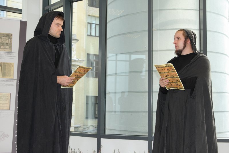 Izstādes «Pēc 5 mirkļiem 100 gadi: Bibliotēku dārgumi» atklāšana Latvijas Universitātes bibliotēkā. null