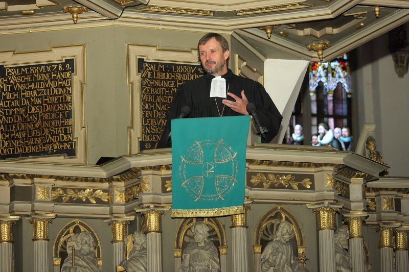 Latvijas Universitātes 95. gadadienai veltīts dievkalpojums Doma baznīcā. Latvijas Evaņģēliski luteriskās baznīcas arhibīskaps Jānis Vanags.
