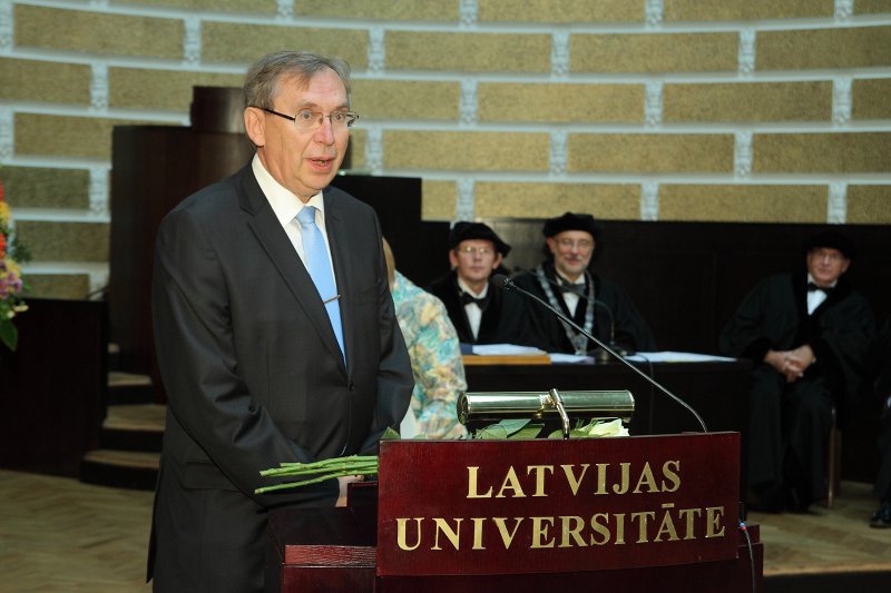 Latvijas Universitātes 95. gadadienai veltīta LU Senāta svinīgā sēde. LU Goda doktors, 
Tallinas Tehniskās universitātes profesors Ahto Kalja.