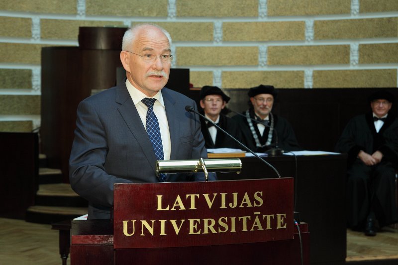 Latvijas Universitātes 95. gadadienai veltīta LU Senāta svinīgā sēde. LU Fonda valdes priekšsēdētājs prof. Ivars Lācis.