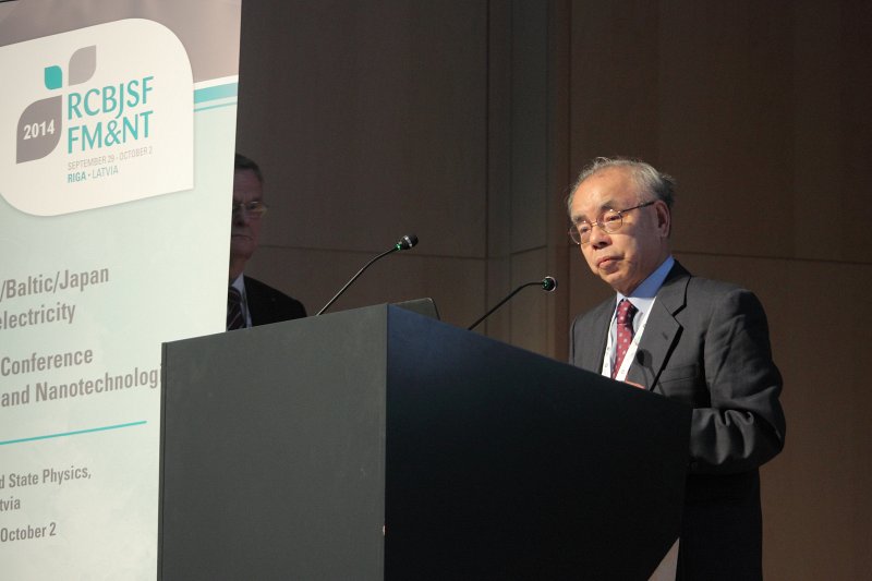 12. Krievijas/NVS/Baltijas/Japānas Simpozijs segnetoelektrībā un 9. starptautiskā konference «Funkcionālie materiāli un nanotehnoloģijas» – RCBJSF-2014-FM&NT. Konferences organizācijas komitejas goda priekšsēdētājs Jošihiro Išibaši (Yoshihiro Ishibashi).