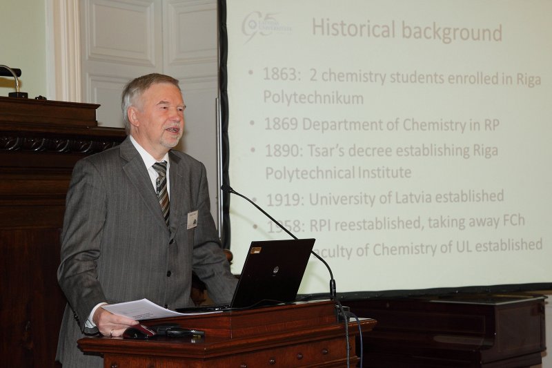 Starptautiskā konference «EcoBalt 2014». Latvijas Universitātes Ķīmijas fakultātes vadošais pētnieks Alberts Prikulis.