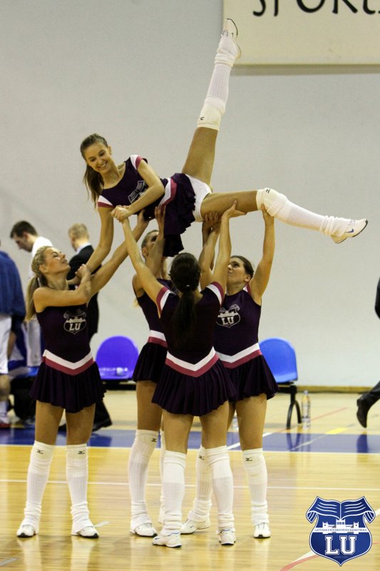 Aldaris Latvijas Basketbola līgas čempionāta spēle: Latvijas Universitāte - BK Jelgava (Olimpiskajā sporta centrā). Karsējmeitenes.