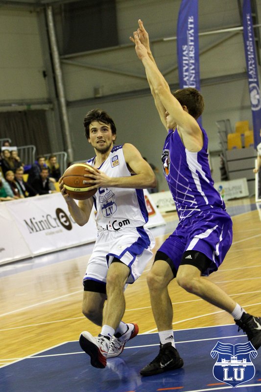 Aldaris Latvijas Basketbola līgas čempionāta spēle: Latvijas Universitāte - BK Jelgava (Olimpiskajā sporta centrā). null