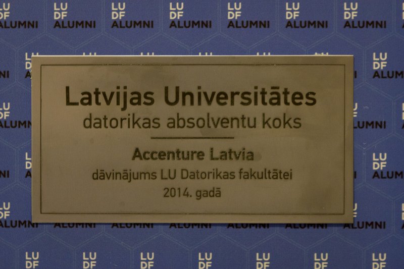 Latvijas Universitātes datorikas absolventu koka atklāšana Datorikas fakultātē. null
