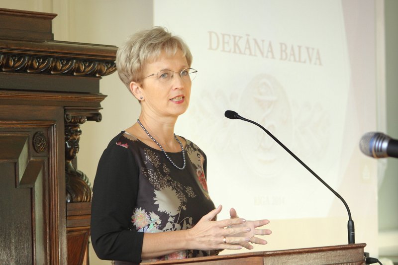 Latvijas Universitātes  Medicīnas fakultātes (LU MF) Dekāna balvas pasniegšanas ceremonija. LU MF dekāne prof. Ingrīda Rumba-Rozenfelde.