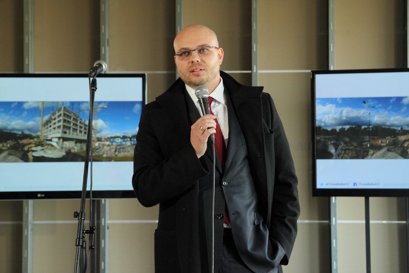 Latvijas Universitātes Akadēmiskā centra Torņakalnā ietvaros topošā Dabaszinātņu centra Spāru svētki. AS 'LNK Industries' valdes loceklis Jevgenijs Locovs.