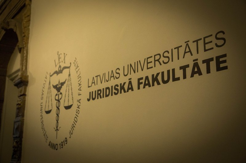 Latvijas Universitātes Juridiskās fakultātes simbols. null