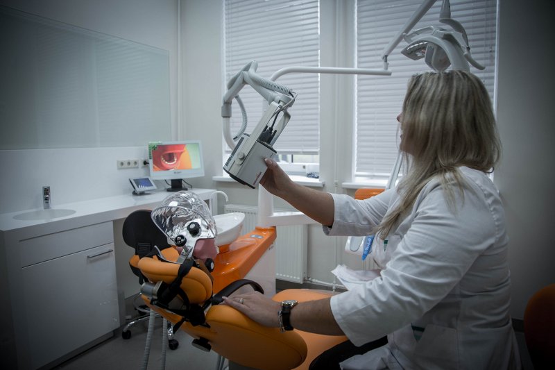 Nodarbība Latvijas Universitātes Medicīnas fakultātes Zobārstniecības mācību klīnikā. null