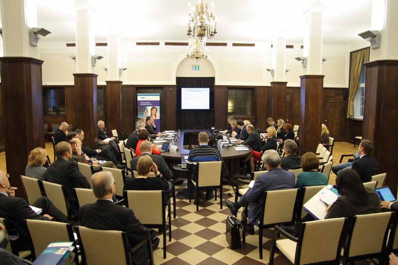 Praktiskā konference «Vai investīciju un reformu vide nodrošinās gaidīto izcilību zinātnisko iestāžu sniegumā?»
(ALTUM konferenču zālē, Doma laukumā 4). null