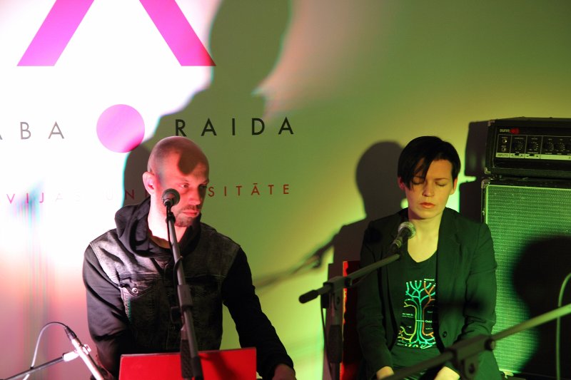 Latvijas Universitātes Radio NABA 12 gadu jubilejas dzīvās mūzikas koncerts Radio NABA studijā. Grupa «Zāle».