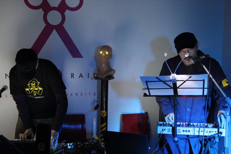 Latvijas Universitātes Radio NABA 12 gadu jubilejas dzīvās mūzikas koncerts Radio NABA studijā. Grupa «Dr.Klisicka laboratorija».