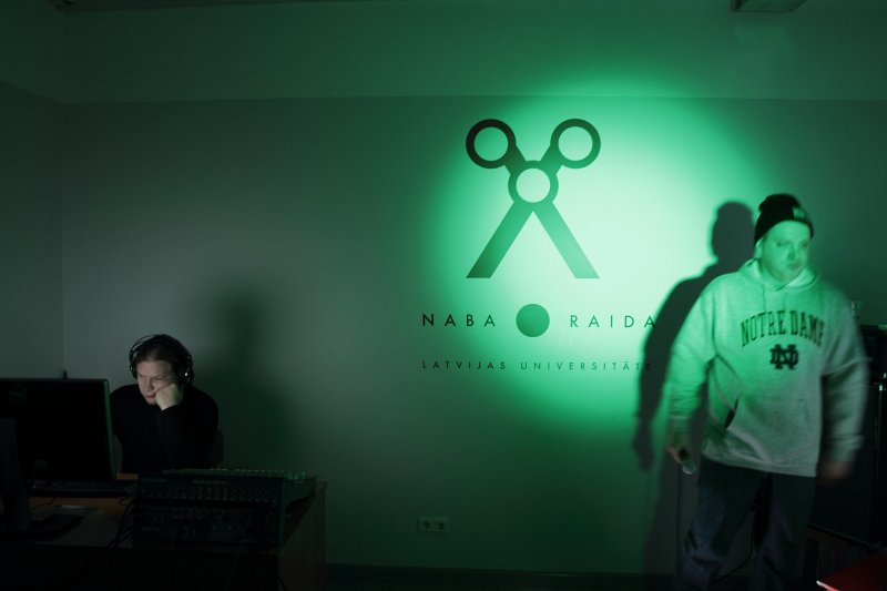 Latvijas Universitātes Radio NABA 12 gadu jubilejas dzīvās mūzikas koncerts Radio NABA studijā. null