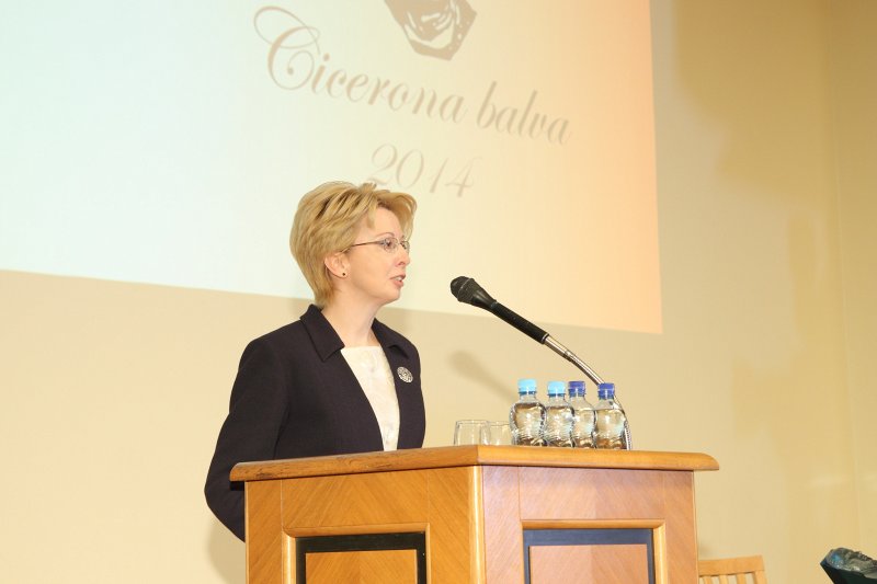 Cicerona balvas pasniegšanas ceremonija Latvijas Zinātņu akadēmijā. LR Saeimas priekšsēdētāja Ināra Mūrniece.