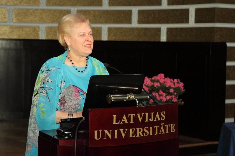 Latvijas Augstskolu profesoru asociācijas pilnsapulce. LAPA priekšsēdētāja, Latvijas Lauksaimniecības universitātes profesore Baiba Rivža.