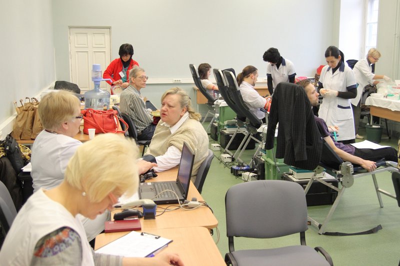 Akcija «Lieldienu donors 2015», ko rīko projekts «Kronbergs izglītībai» sadarbībā ar Valsts asinsdonoru centru, Latvijas Universitāti un Latvijas Universitātes Medicīnas fakultāti. null