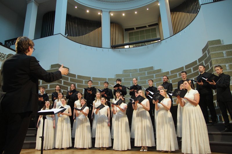 Atjaunoto Latvijas Universitātes Lielās aulas ērģeļu atklāšana. Kora 'Decoro' koncerts.