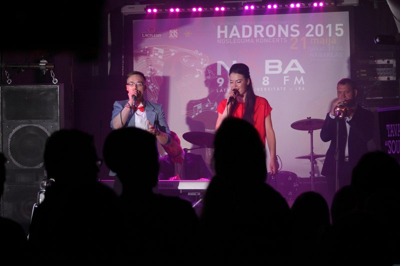 Latvijas Universitātes Jauno mūziķu konursa «Hadrons 2015» fināls klubā «Nabaklab». Grupa «AnimaVolo».