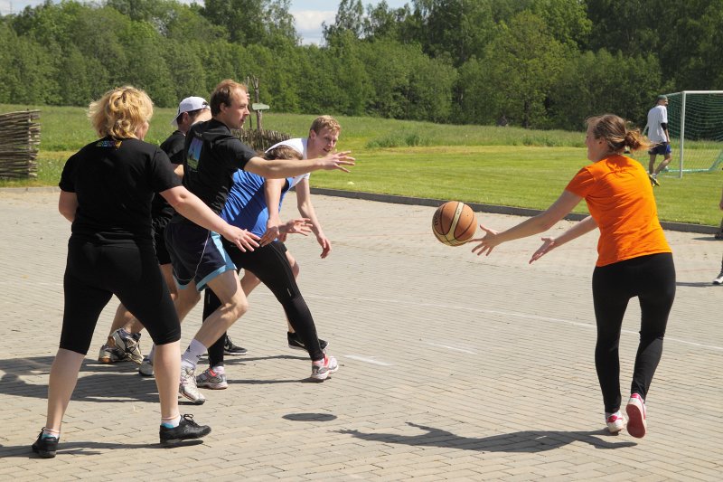 Latvijas Universitātes darbinieku sporta spēles 2015 'Ratniekos'. null