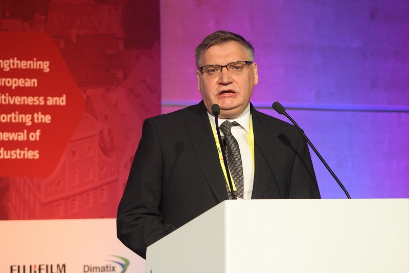 Starptautiskā konference «EuroNanoForum 2015». EuroNano 2015 konferences priekšsēdētājs Donats Erts.