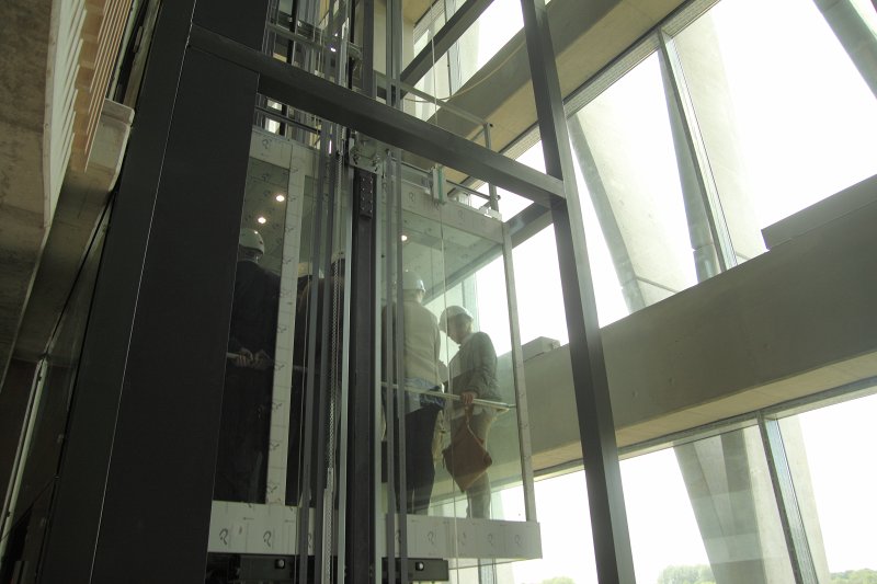 Latvijas Universitātes Dabaszinātņu akadēmiskā centra būvniecība Torņakalnā. Panorāmas lifts.