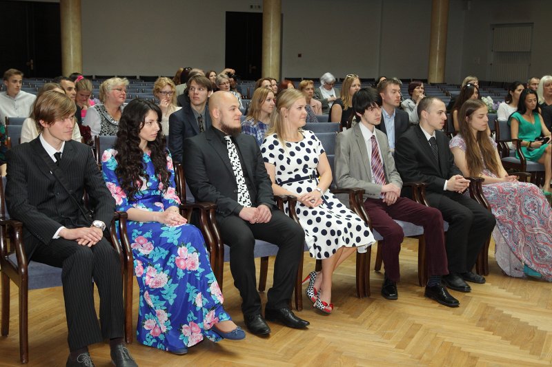 Latvijas Universitātes Teoloģijas fakultātes izlaidums. null