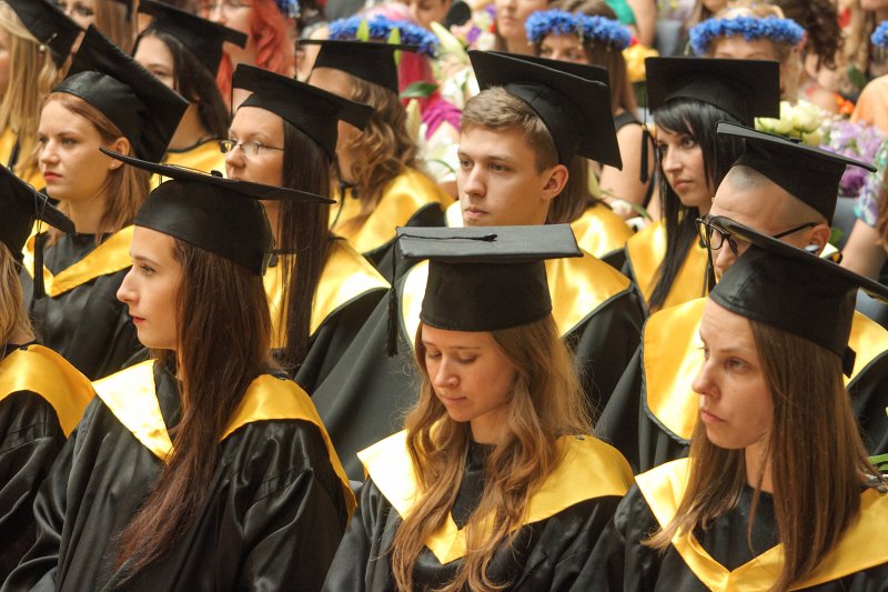 Latvijas Universitātes Humanitāro zinātņu fakultātes izlaidums. null